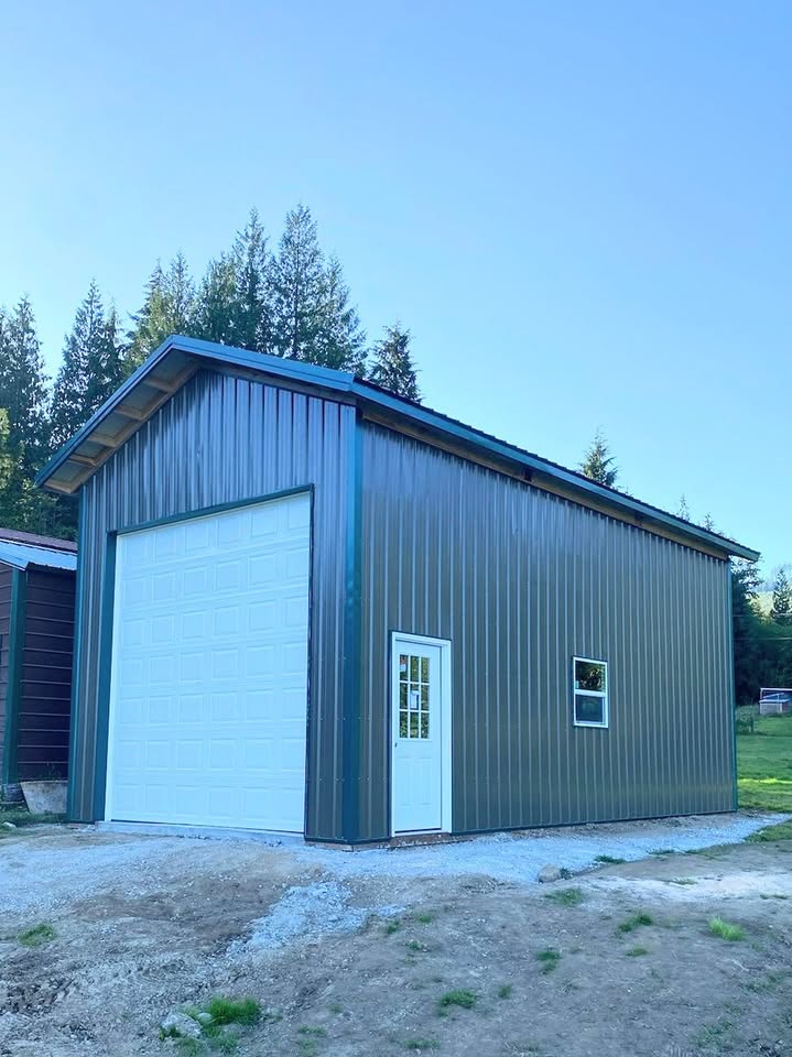 Pole Building