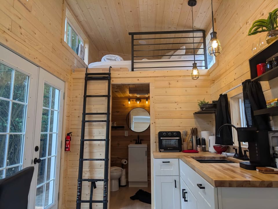 Tiny Home One Slope Style Single Door