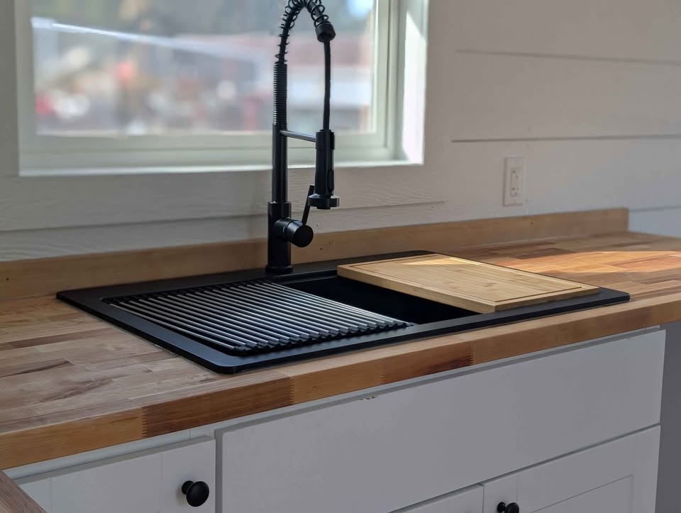 Tiny Home One Slope Style Single Door